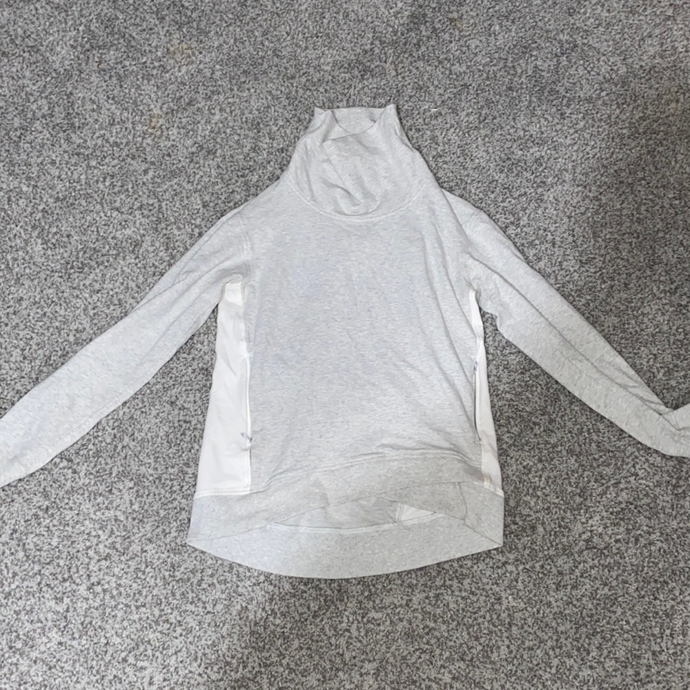 LULULEMON Pullover SIZE 6